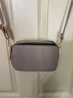 Pebbled Crossbody Bag with Gold Hardware. kedzie